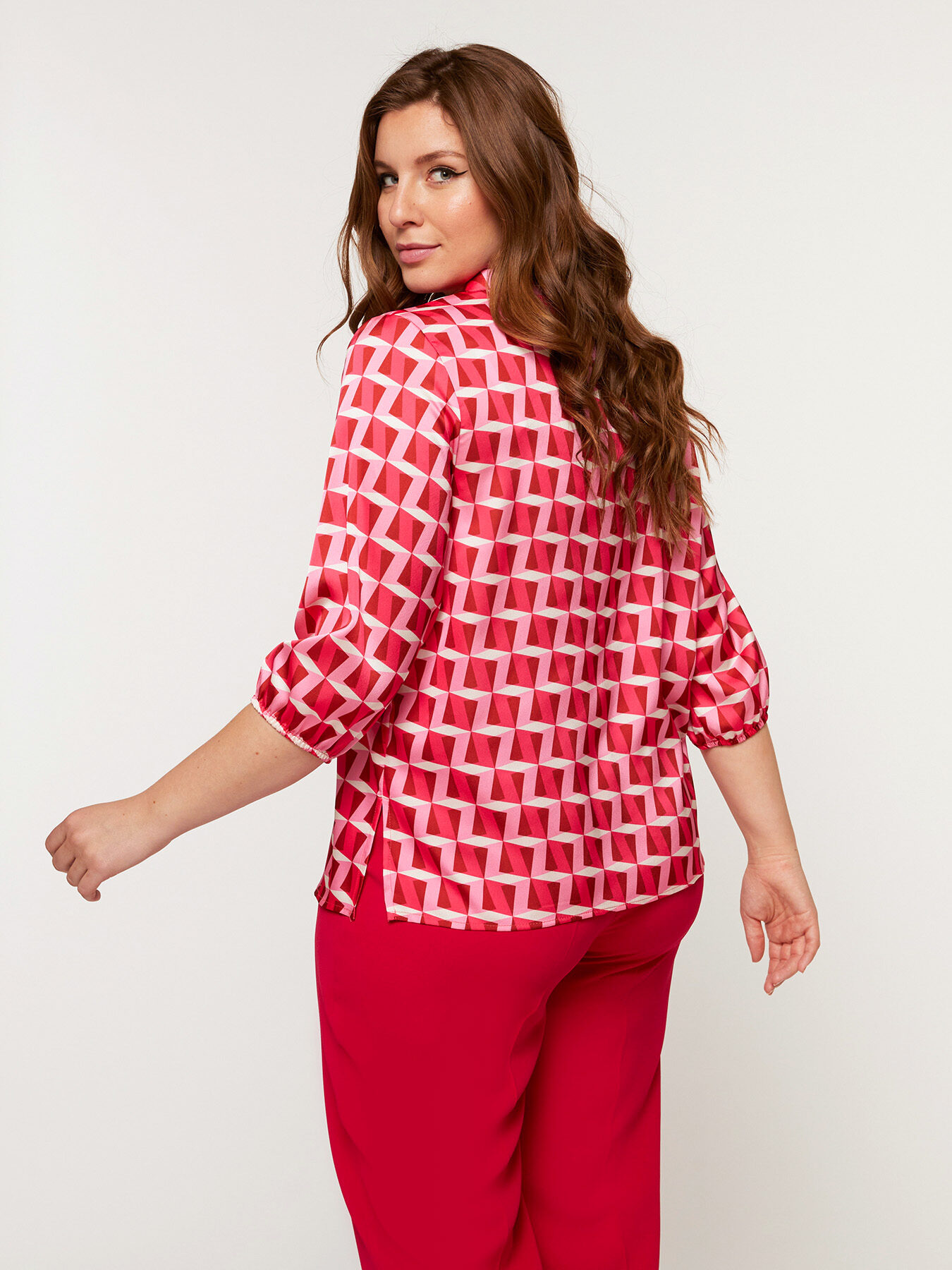 Blusa con estampado geom&eacute;trico image number 1