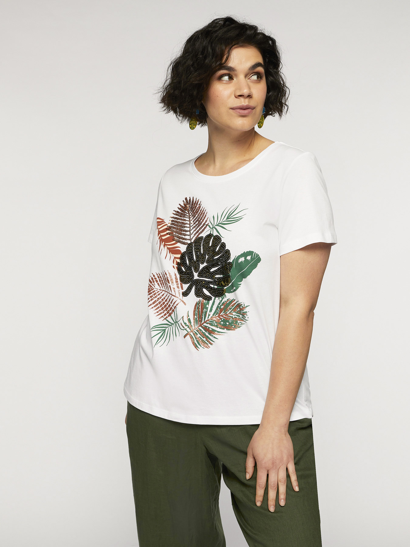 Camiseta bordada con estampado de hojas image number 0