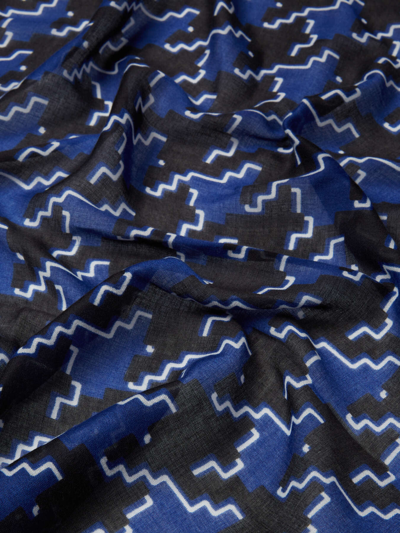 Bufanda con estampado pata de gallo image number 2