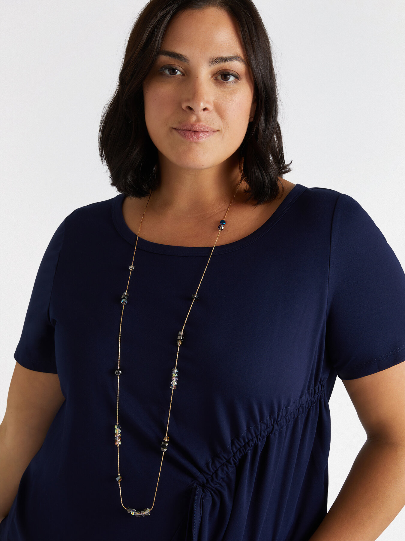 Collar largo con colgantes iridiscentes image number 0