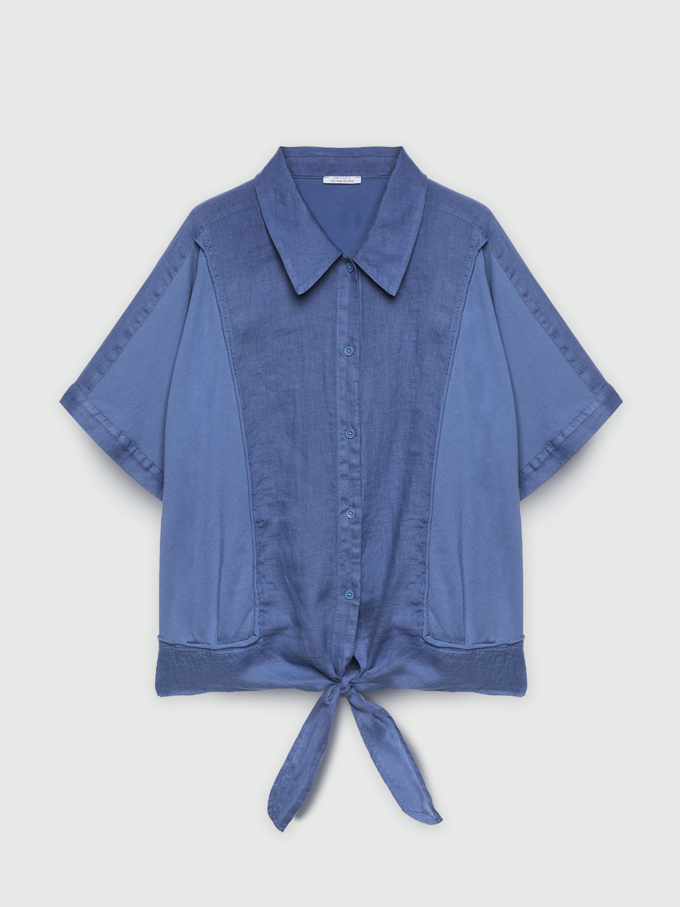 Linen shirt with knot at the hem image number 4