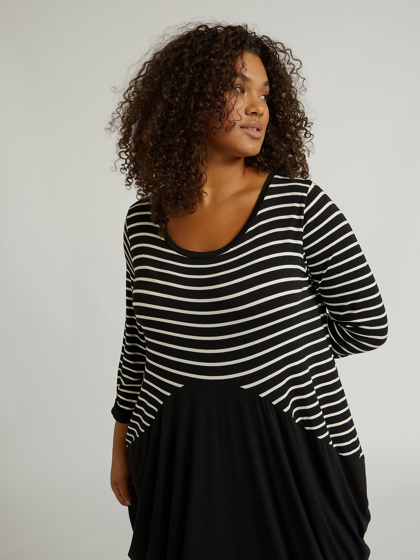 Vestito lungo a righe image number 2