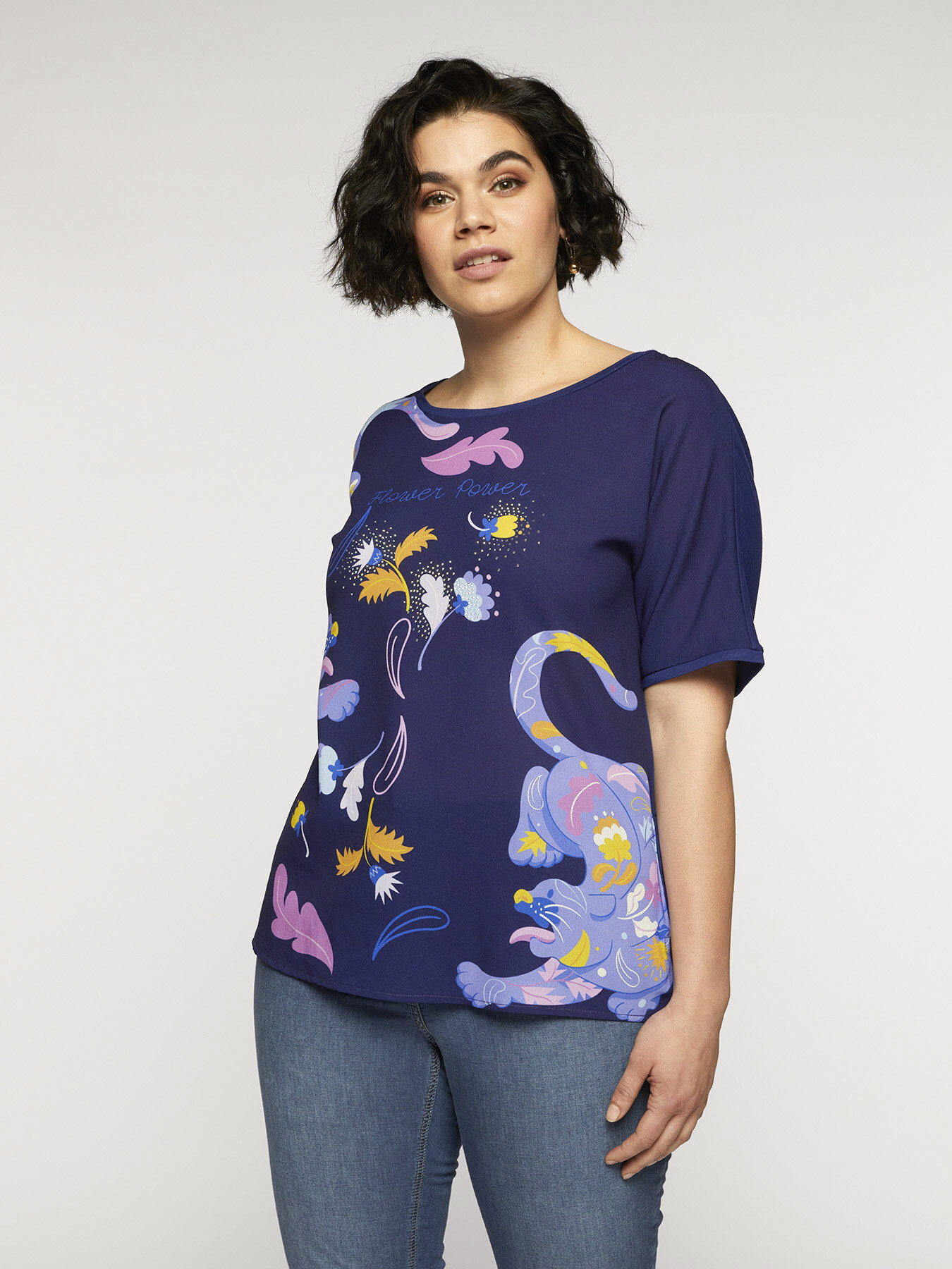 T-shirt illustrata Flower Power image number 0