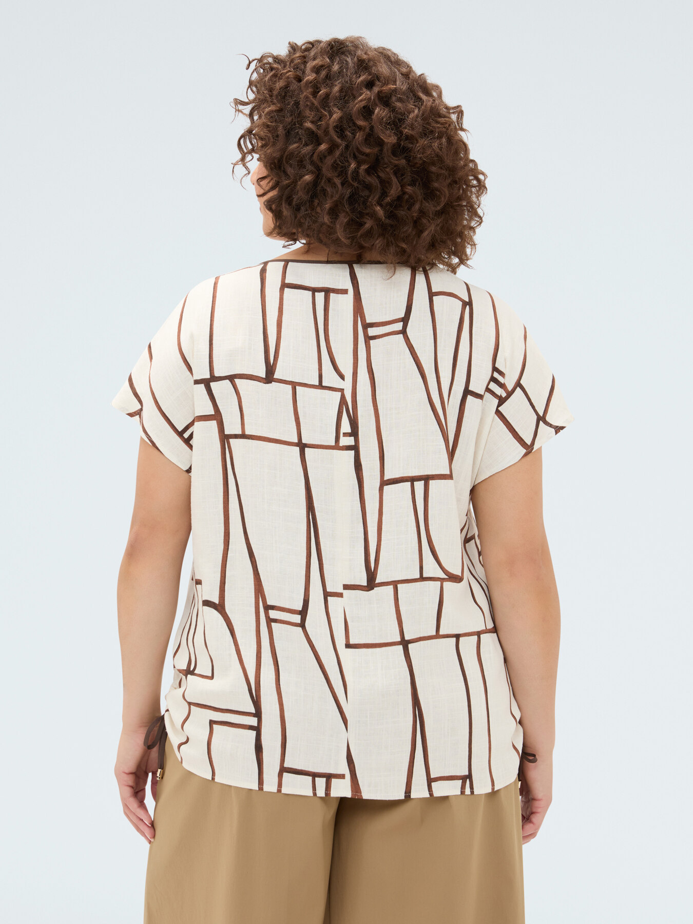 T-Shirt mit geometrischem Print image number 1