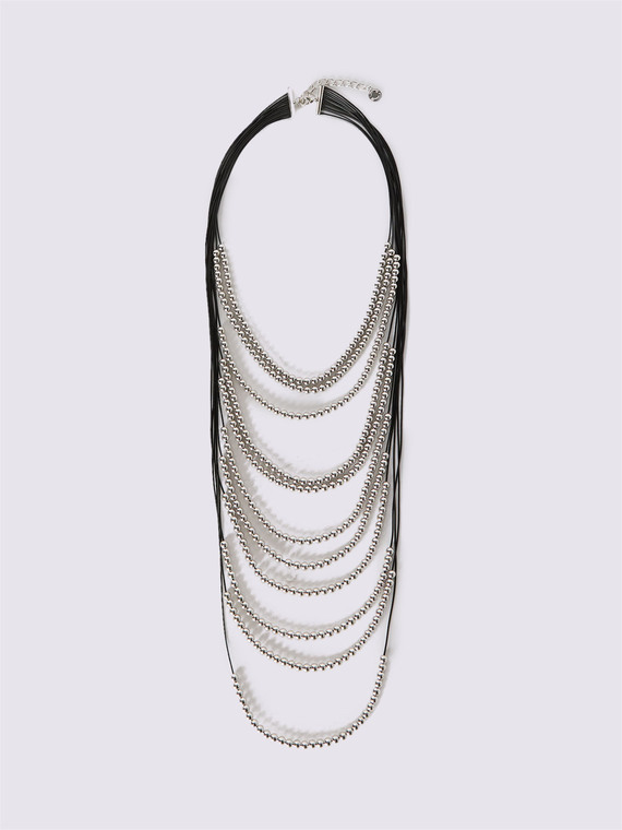 Collar multihilo con esferas plateadas