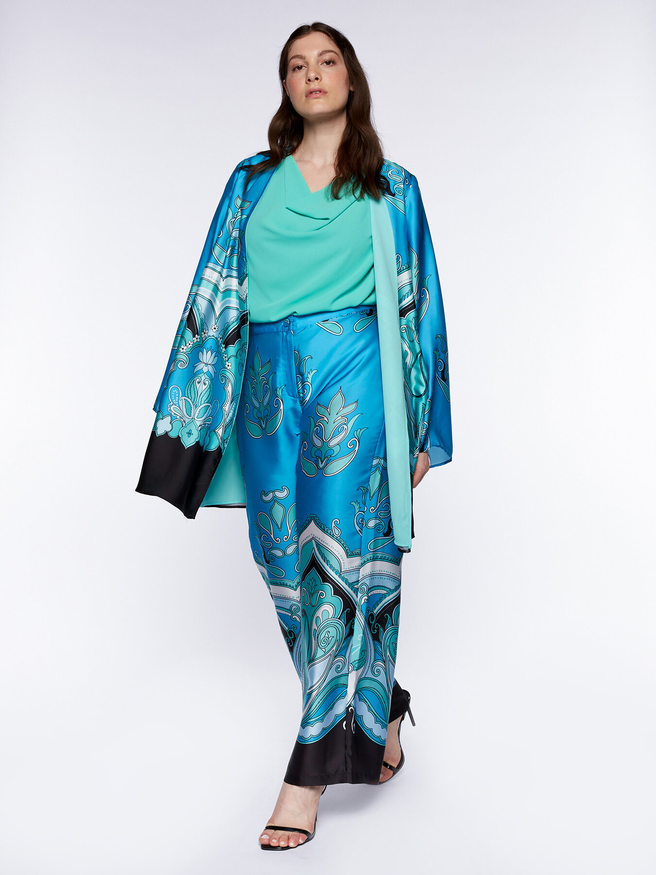 Quimono de raso estampado image number 3