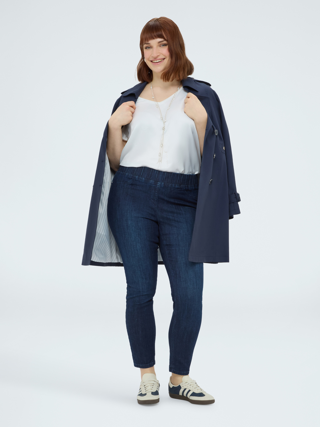 Dark wash denim jeggings image number 2