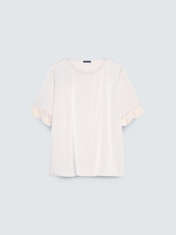 Satin blouse with lace edges