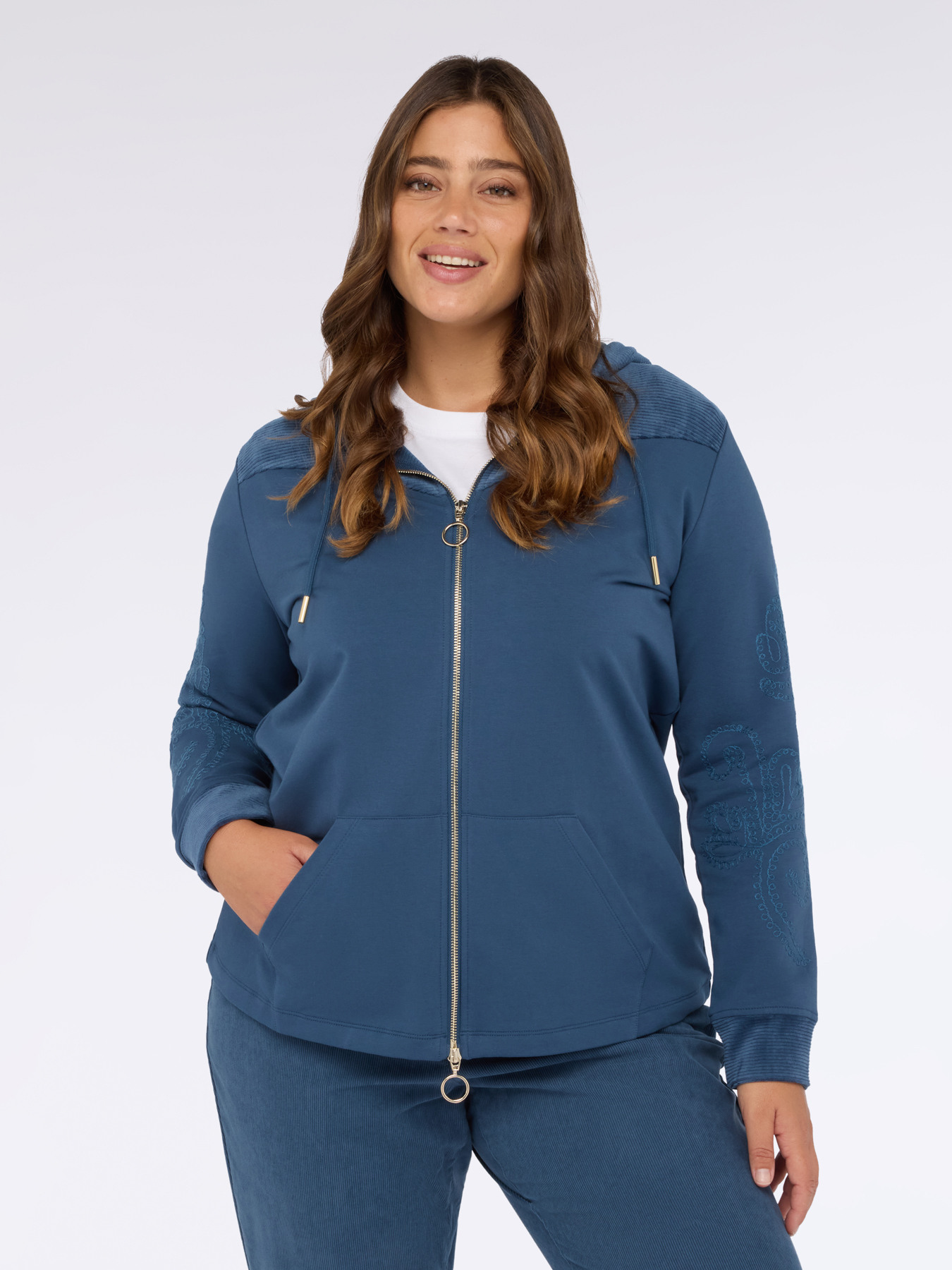 Open hoodie with floral embroidery image number 2