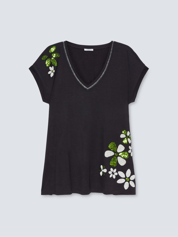 Floral embroidery T-shirt