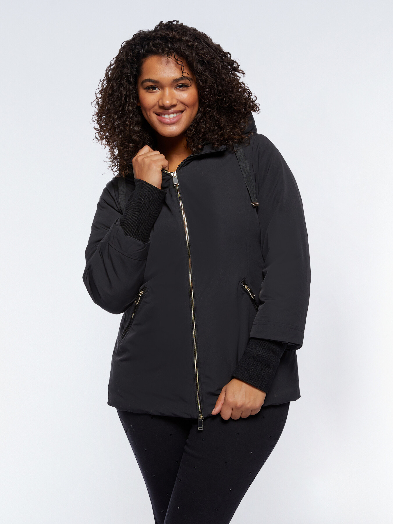 Piumino con cappuccio e bordi in maglia image number 2