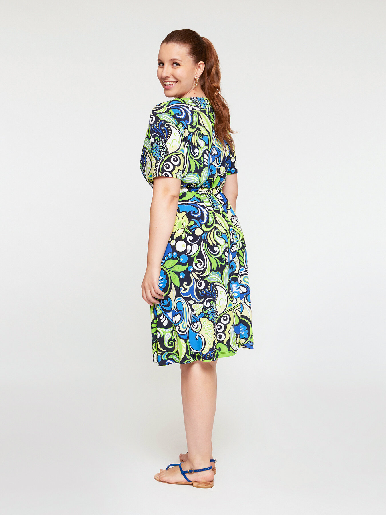 Robe imprim&eacute;e avec motif cache-c&oelig;ur sur le devant image number 1