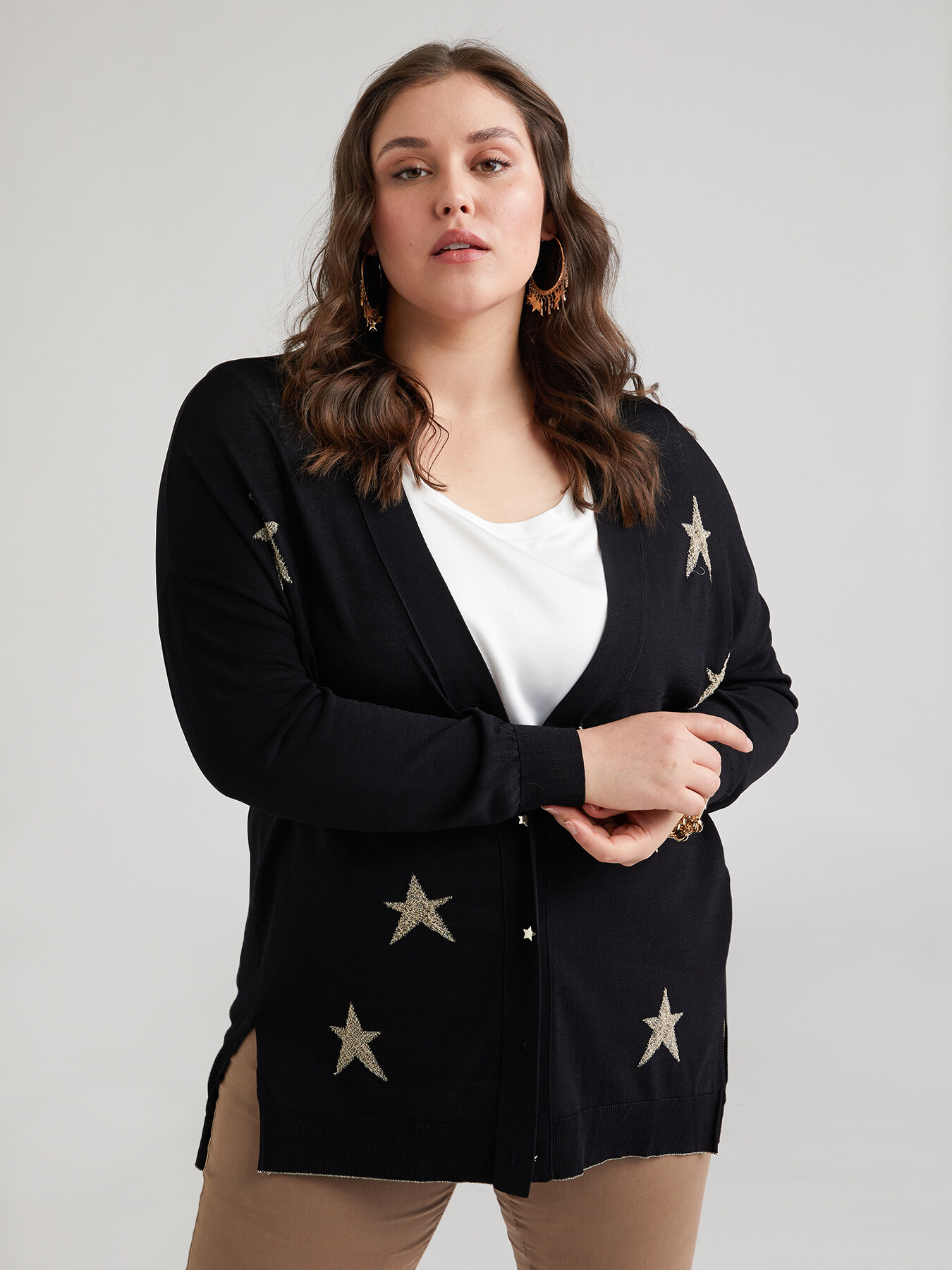 C&aacute;rdigan largo con estrellas image number 2