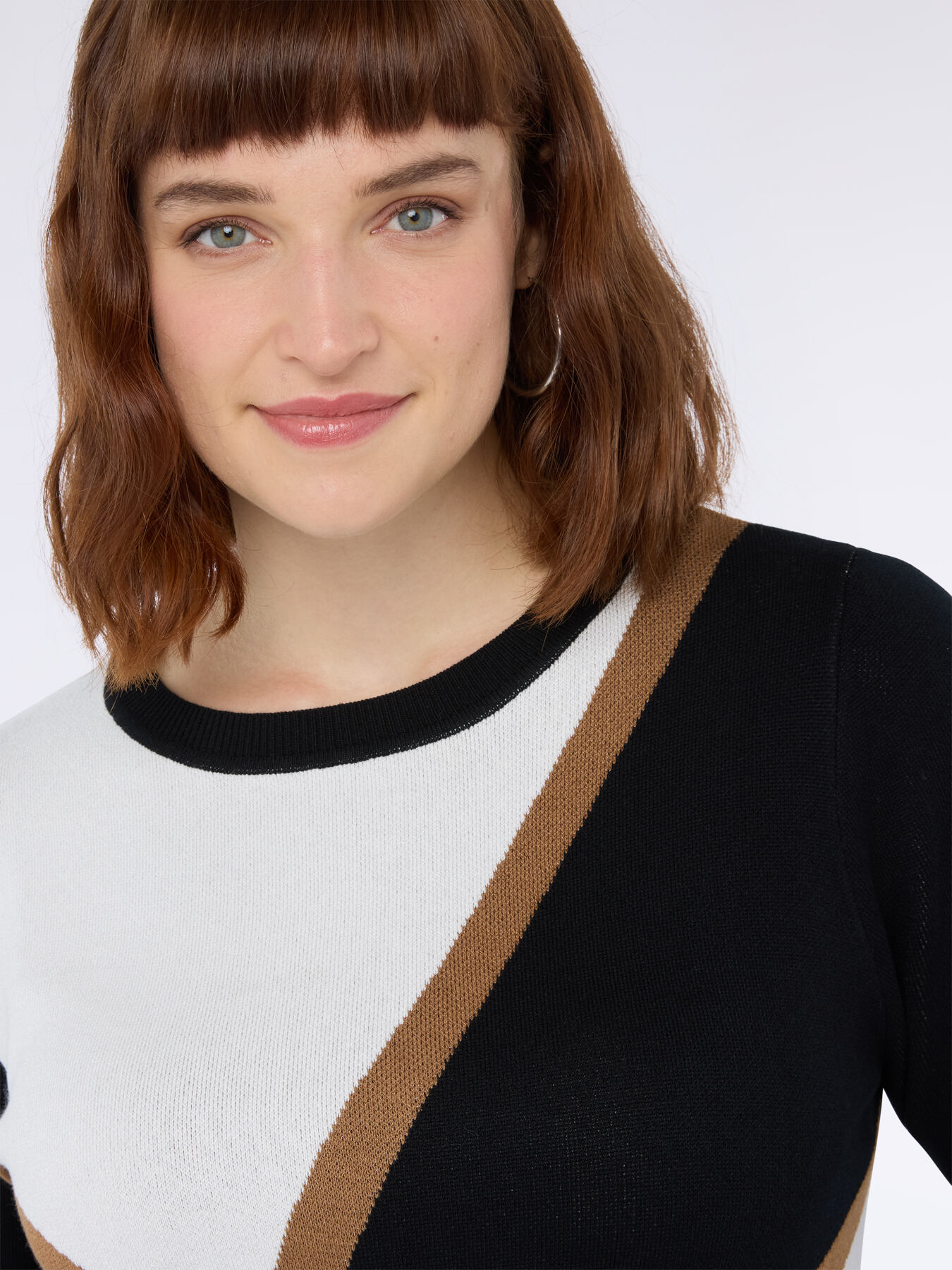 Color block crew neck sweater image number 3