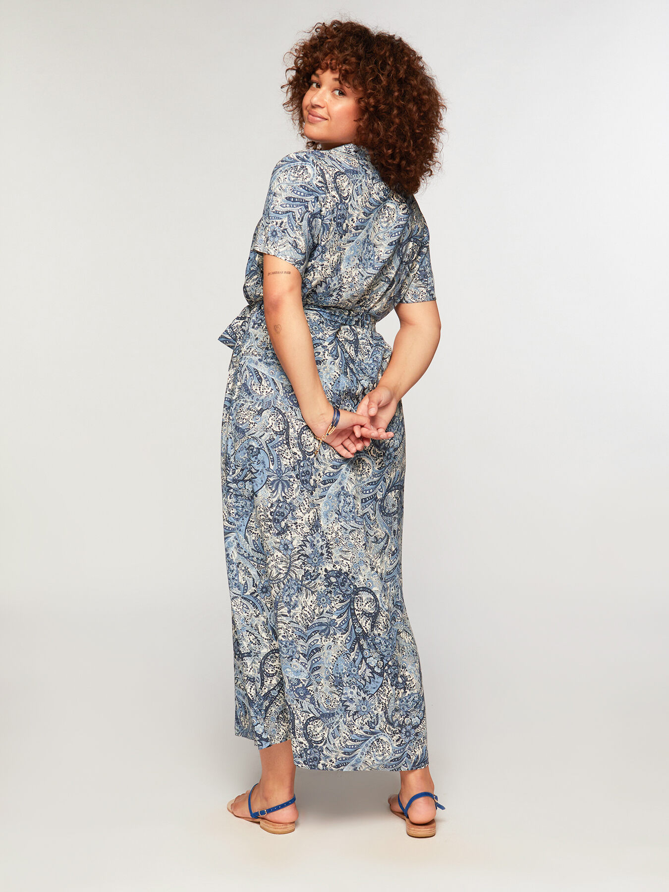 Vestido camisero largo con estampado de cachemir image number 1