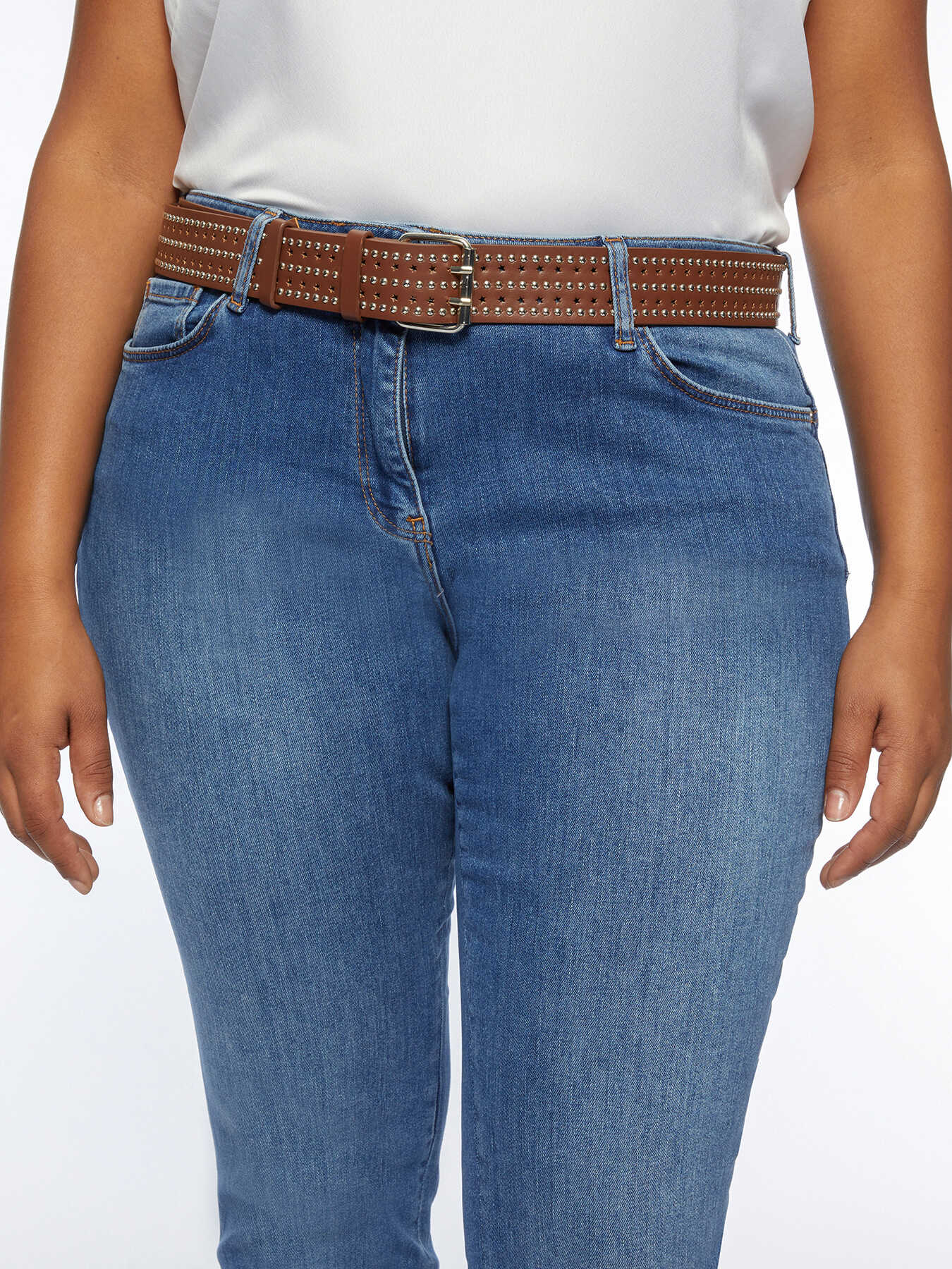 Cintur&oacute;n con peque&ntilde;as tachuelas image number 2