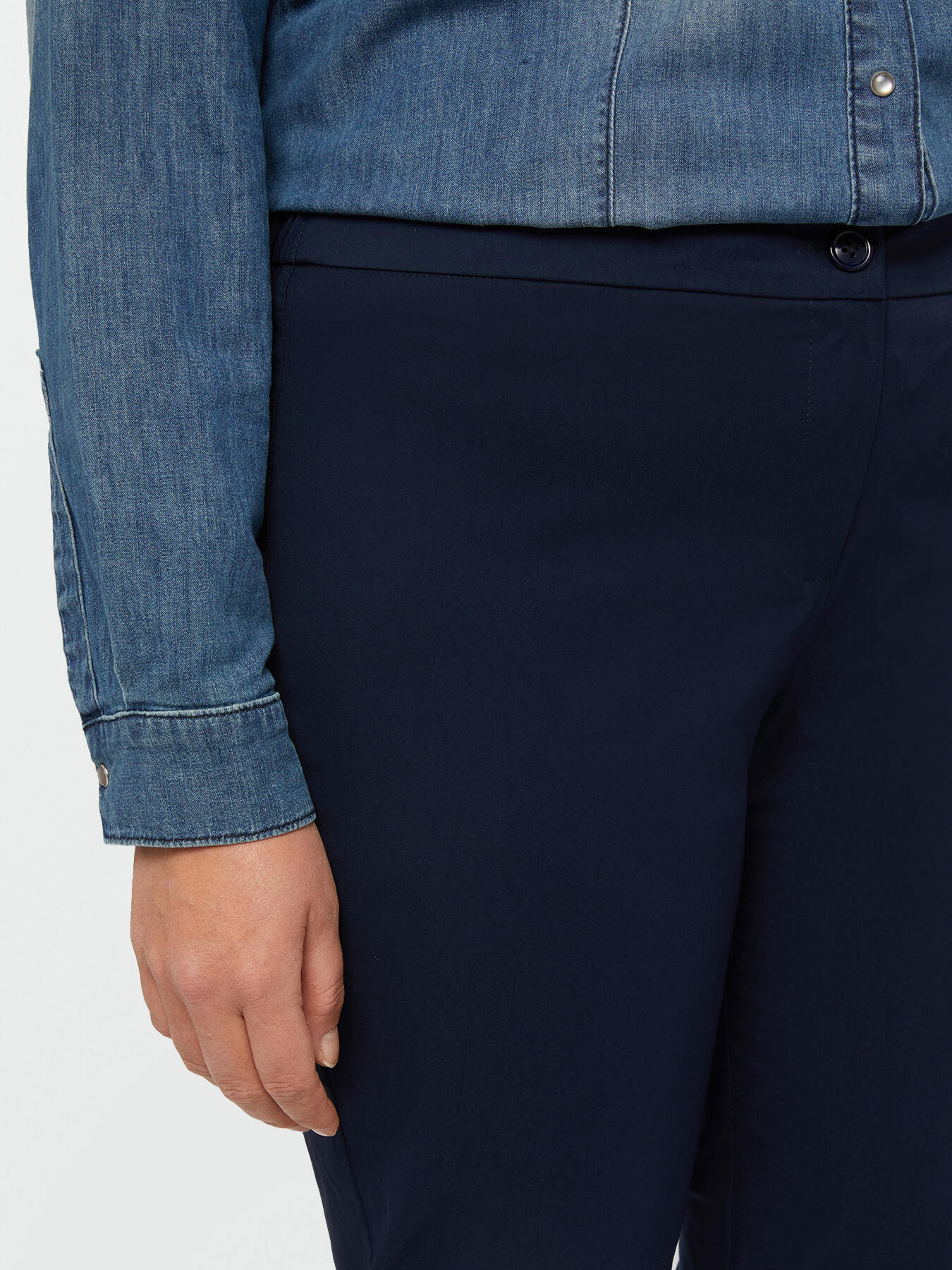 Capri trousers image number 3