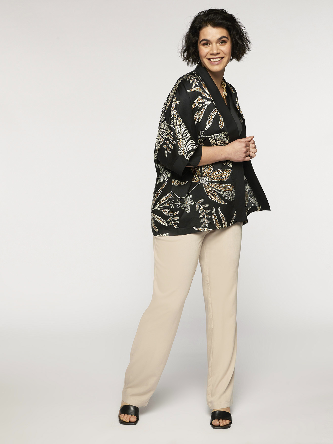 Foliage print open-fronted blouse image number 3