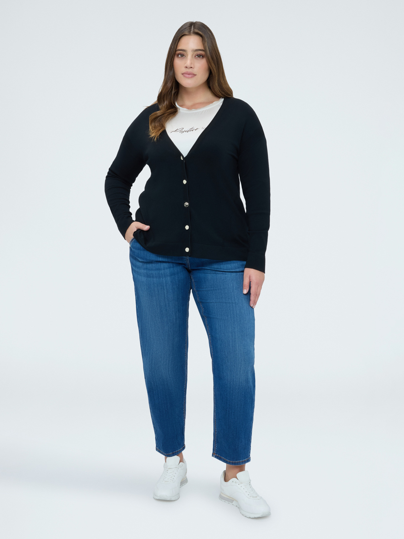 Cardigan scollo a V con bottoni image number 2