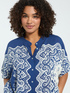 Blusa estampado bandana en viscosa image number 2