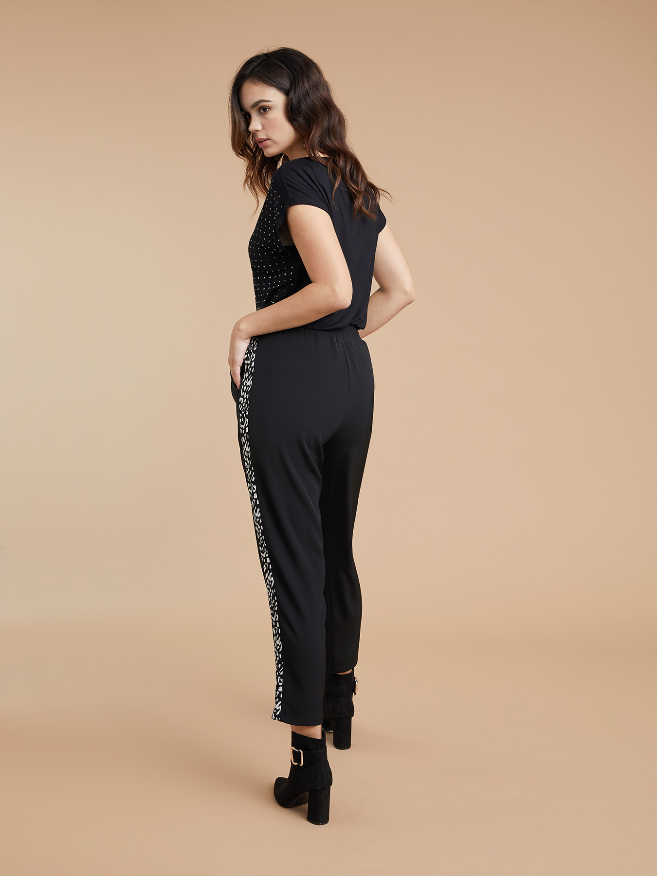 Pantaloni joggers con bordi stampati image number 1