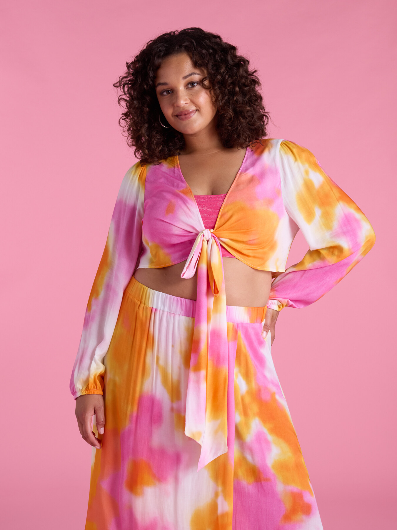 Tie dye print blouse with knot image number 3
