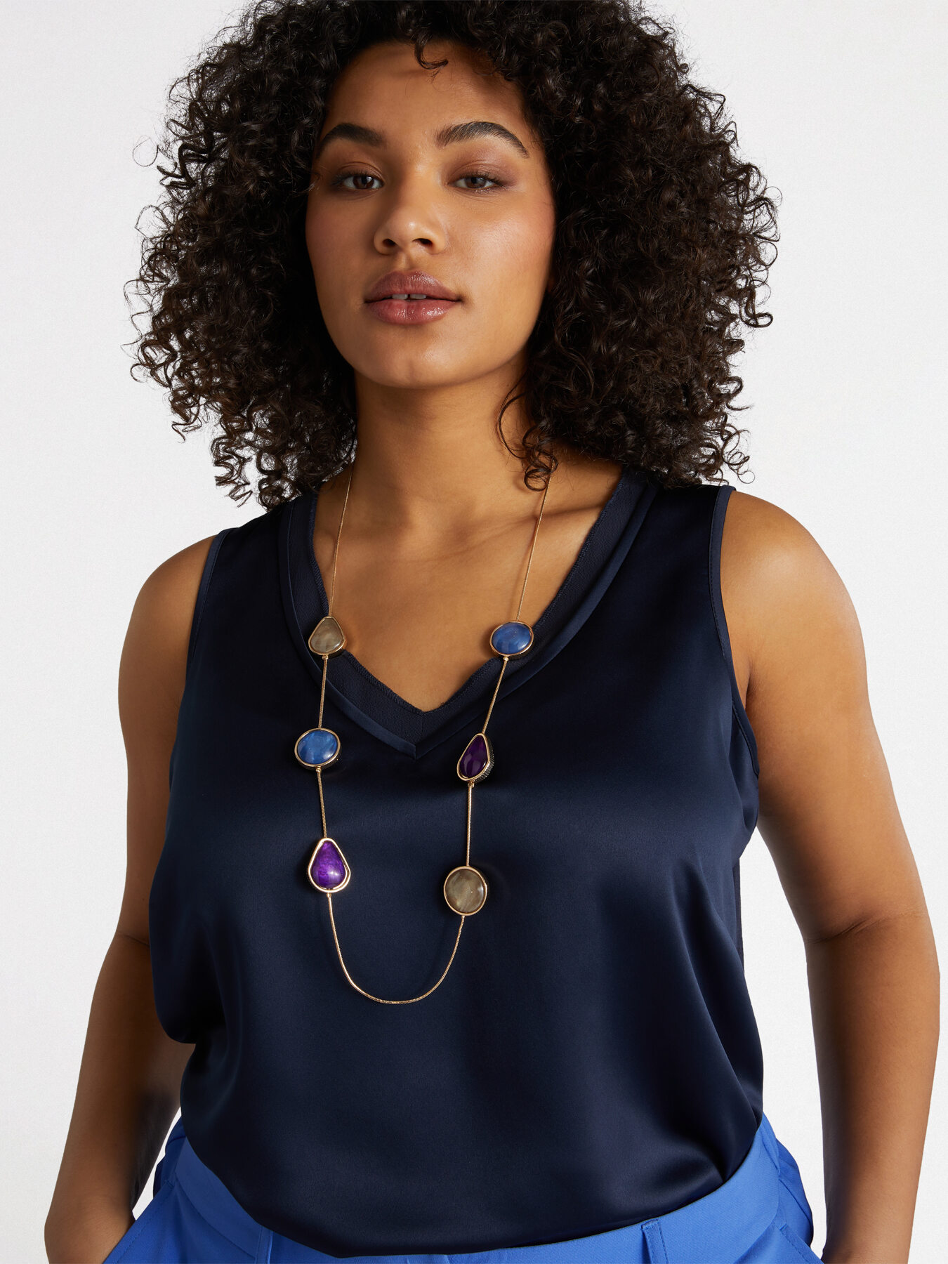 Necklace with pendants and thin chain image number 2