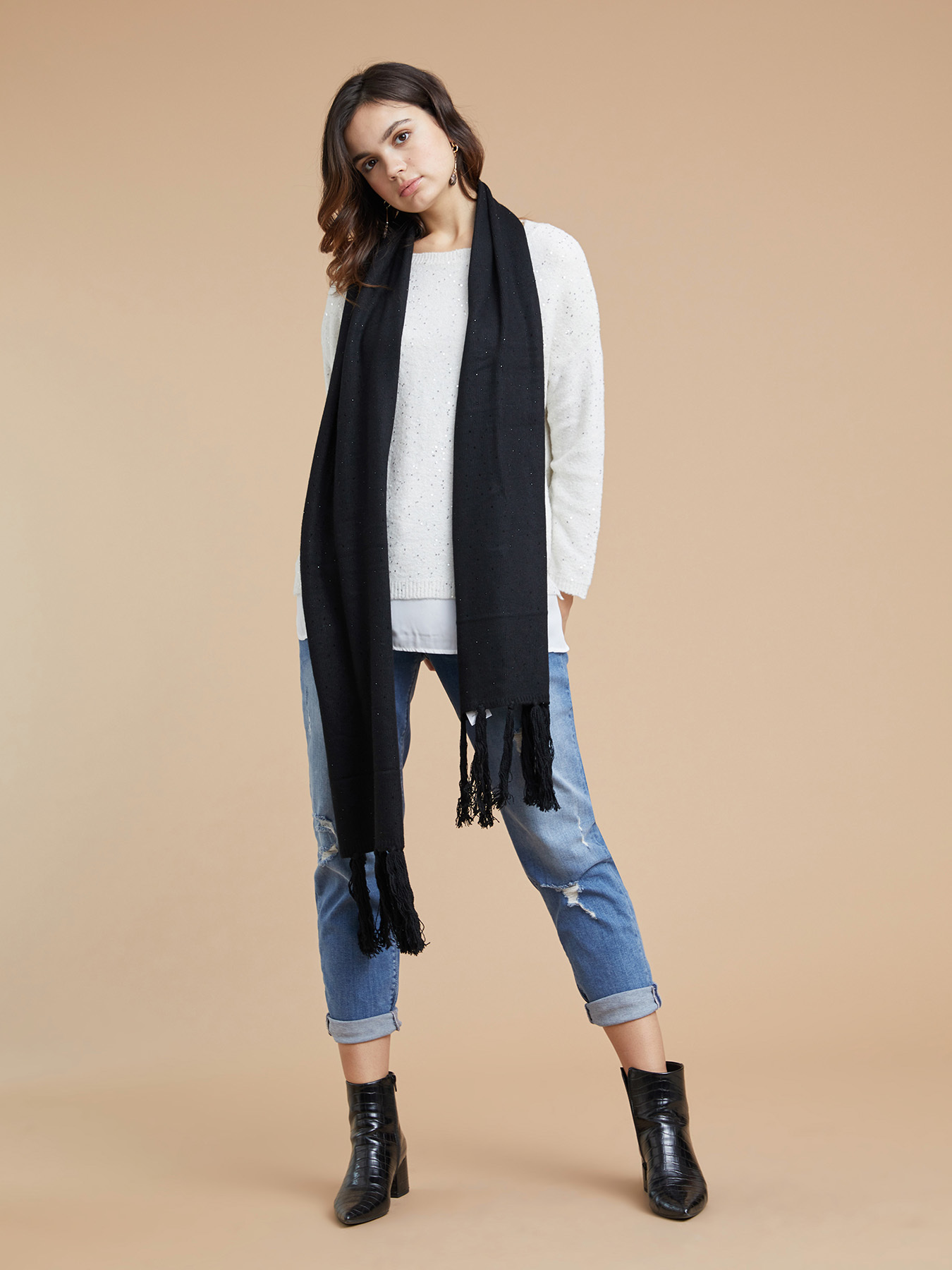 Sciarpa con cristalli applicati image number 2