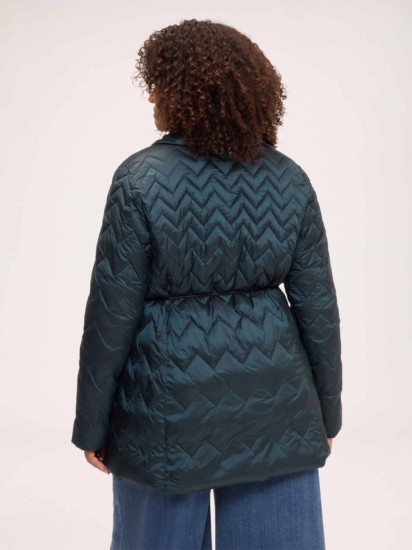 Quilted down jacket with chevron pattern image number 1