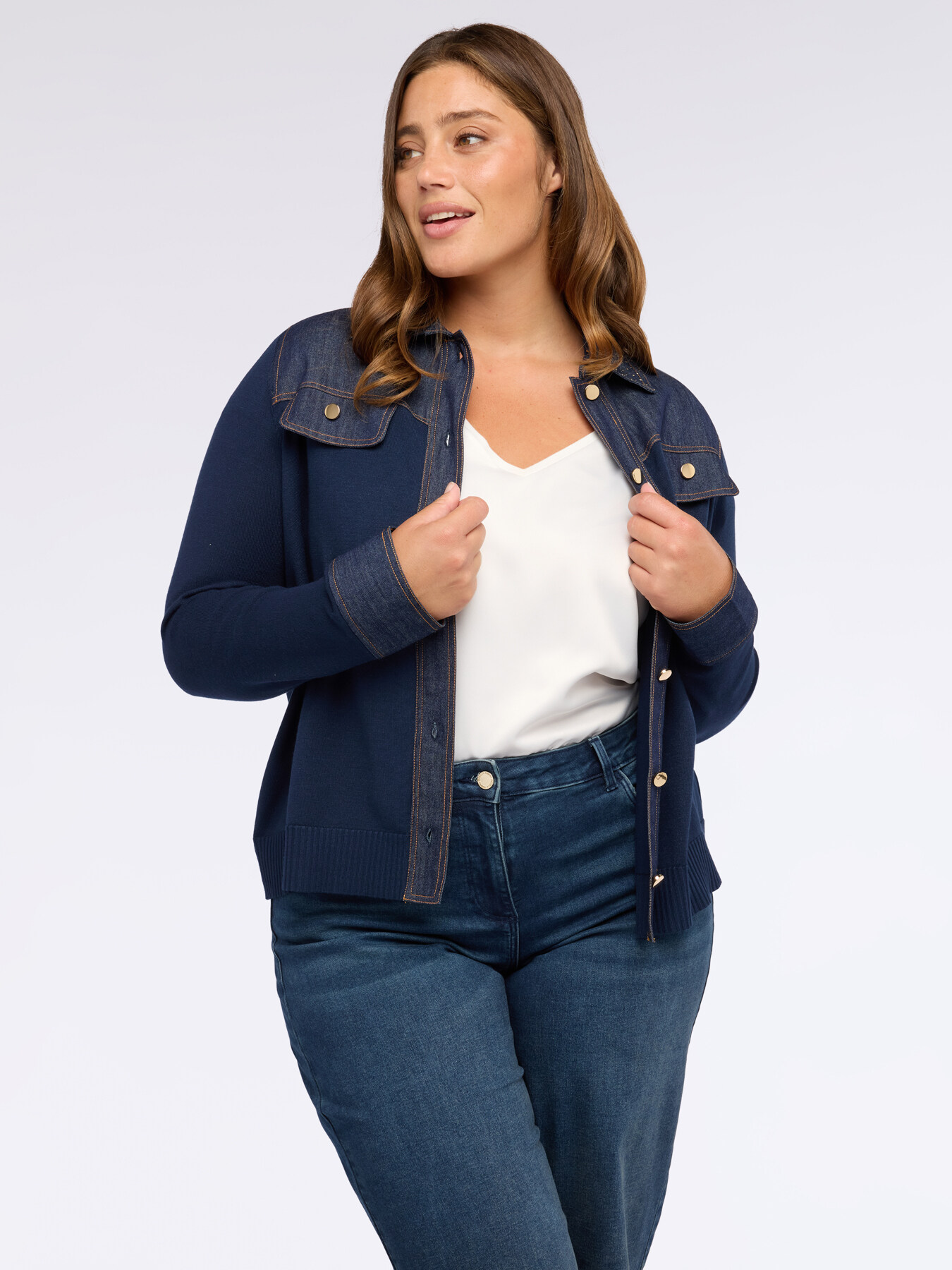 Cardigan avec d&eacute;tails en denim et points lumineux image number 0