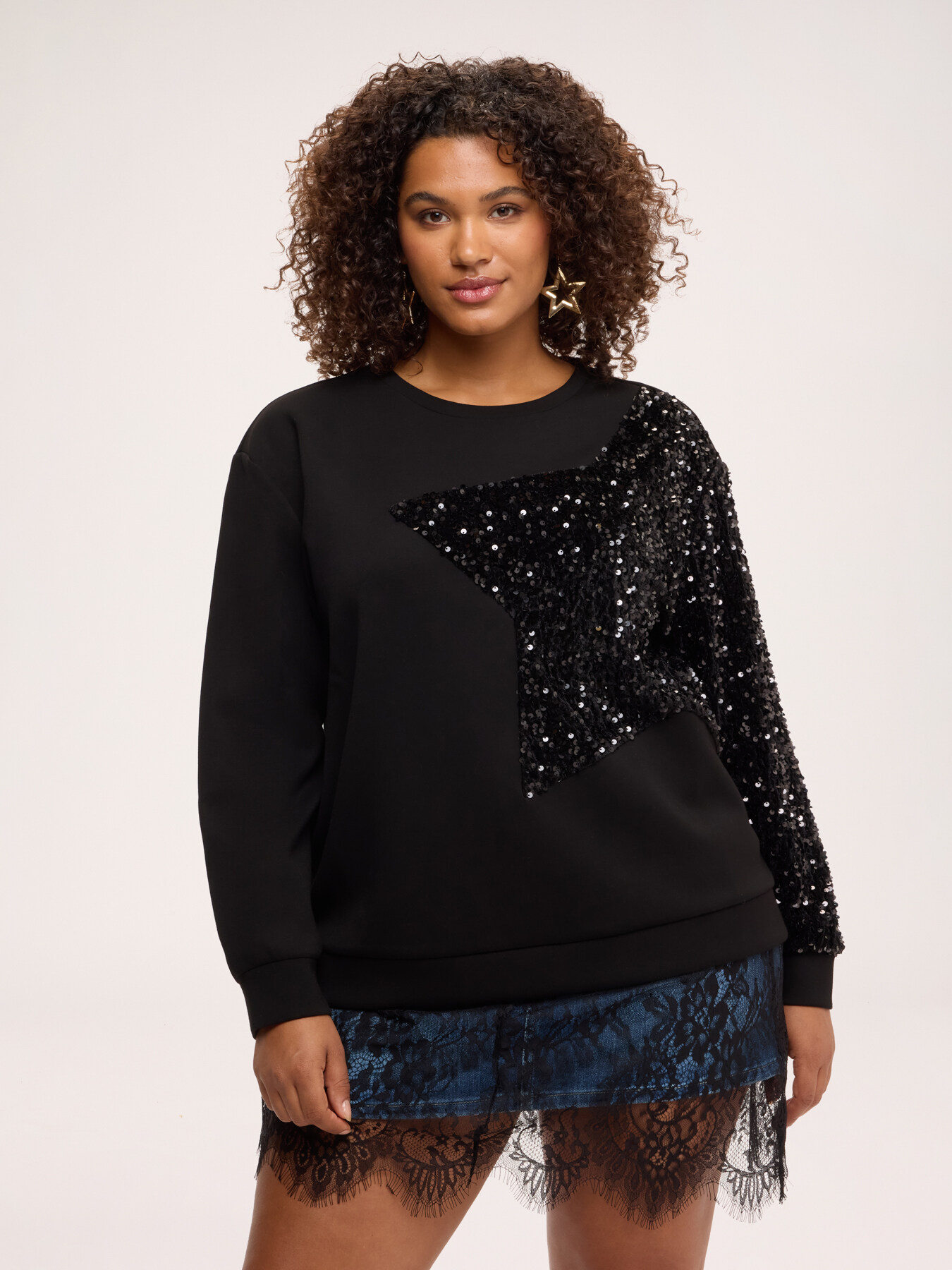 Sweatshirt mit Maxi-Stern aus Pailletten image number 0