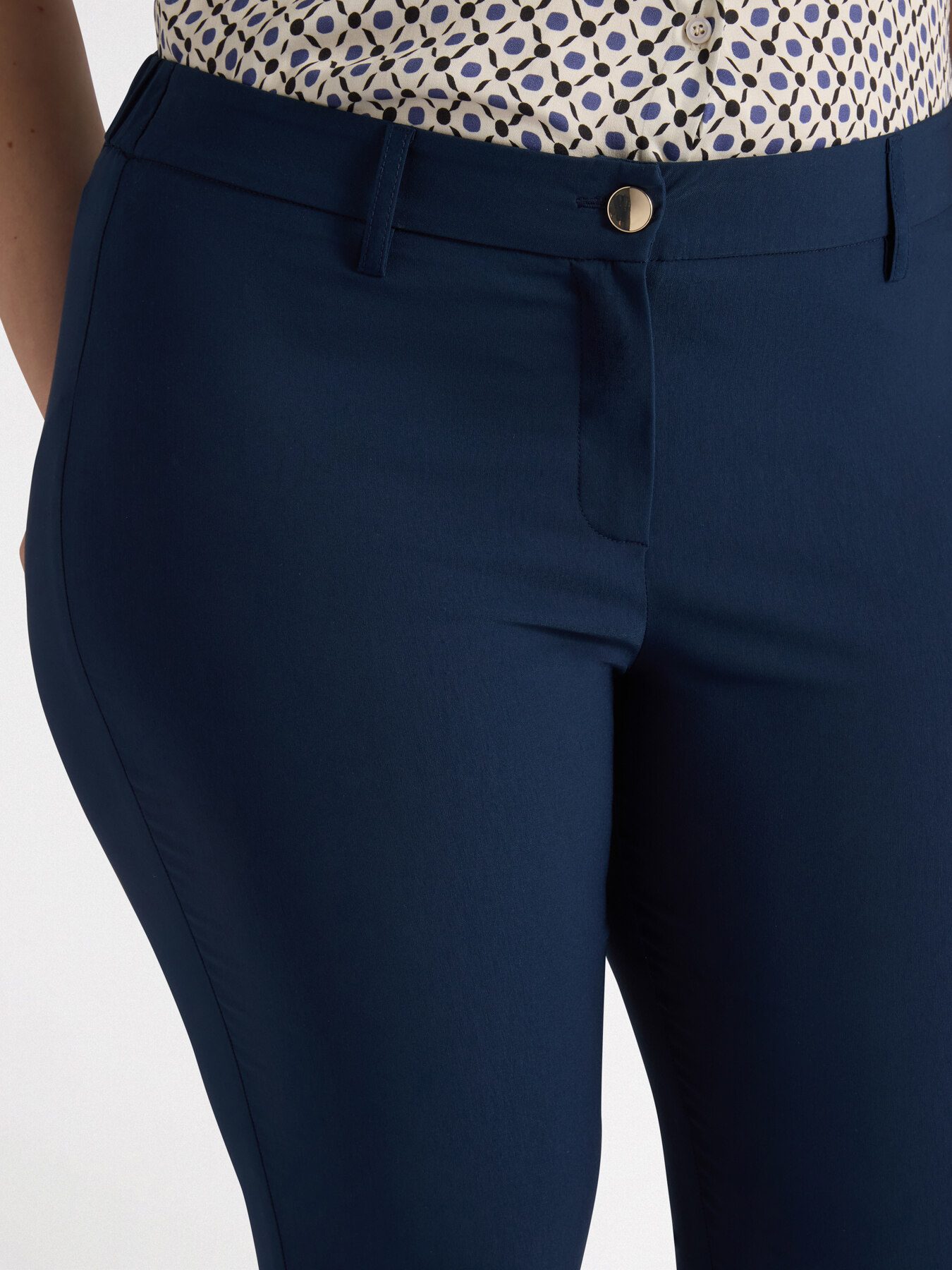Capri trousers image number 3