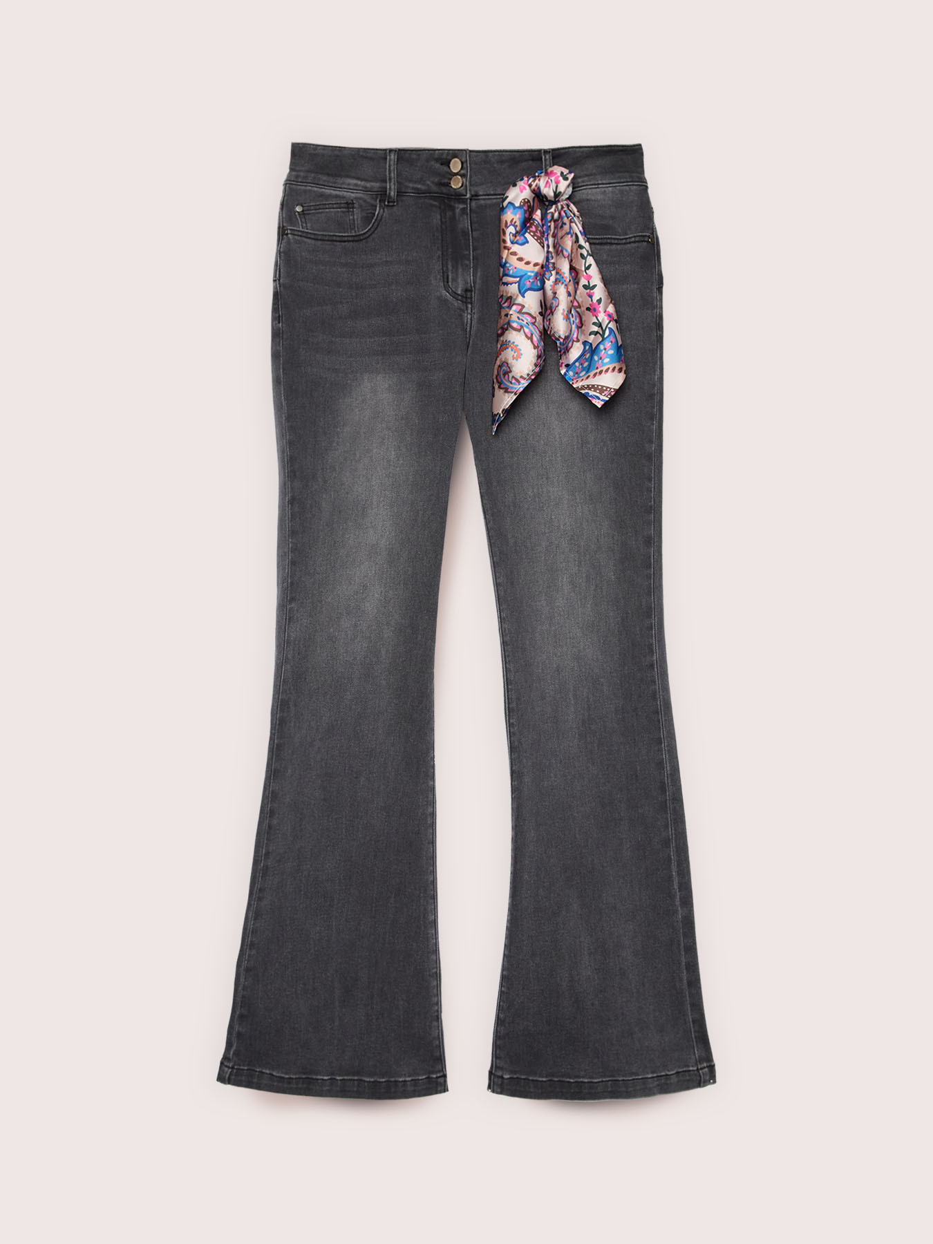 Jean Flare avec foulard image number 4