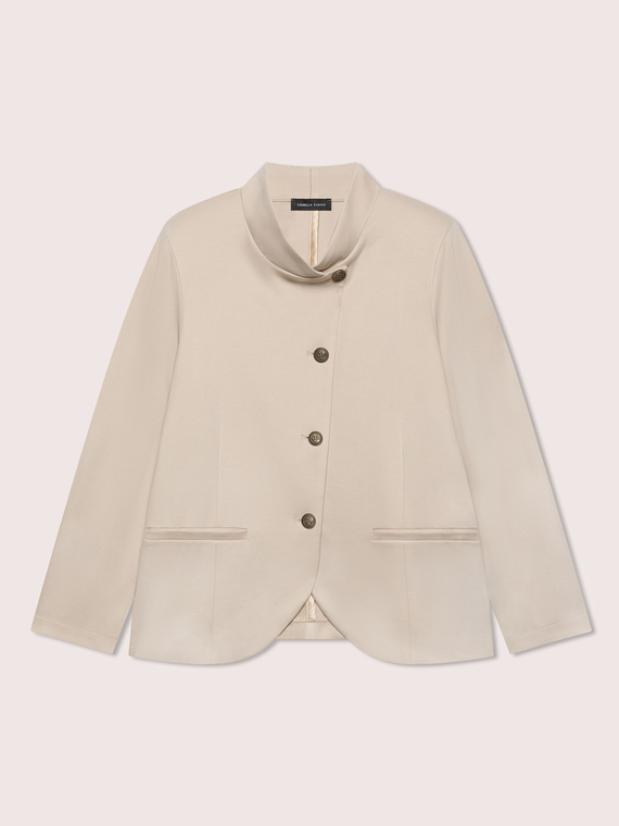 Blazer with asymmetric closure