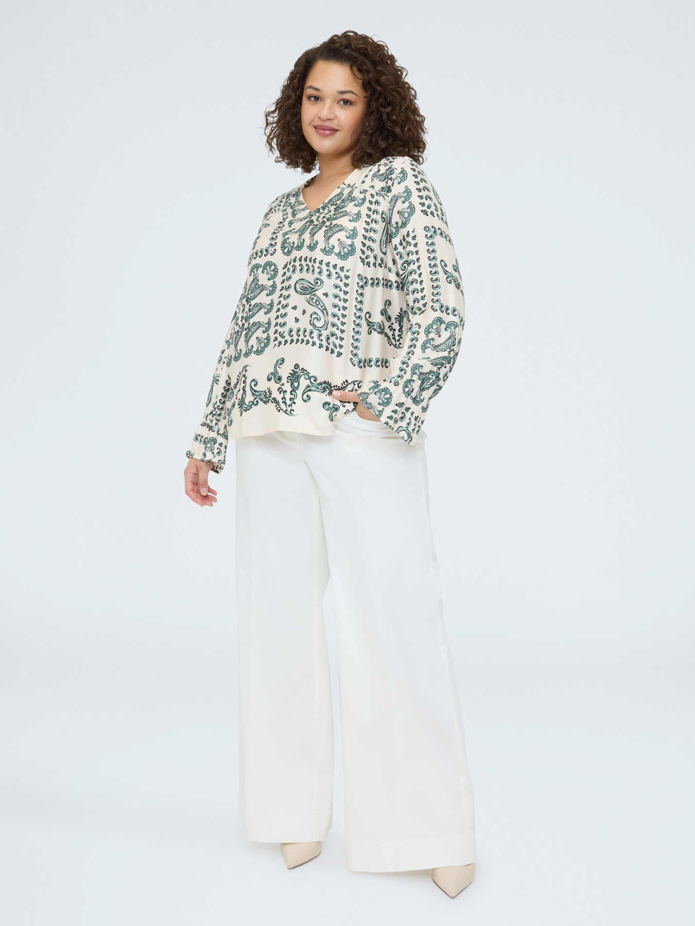 Bluse aus Satin mit Paisley-Muster image number 2