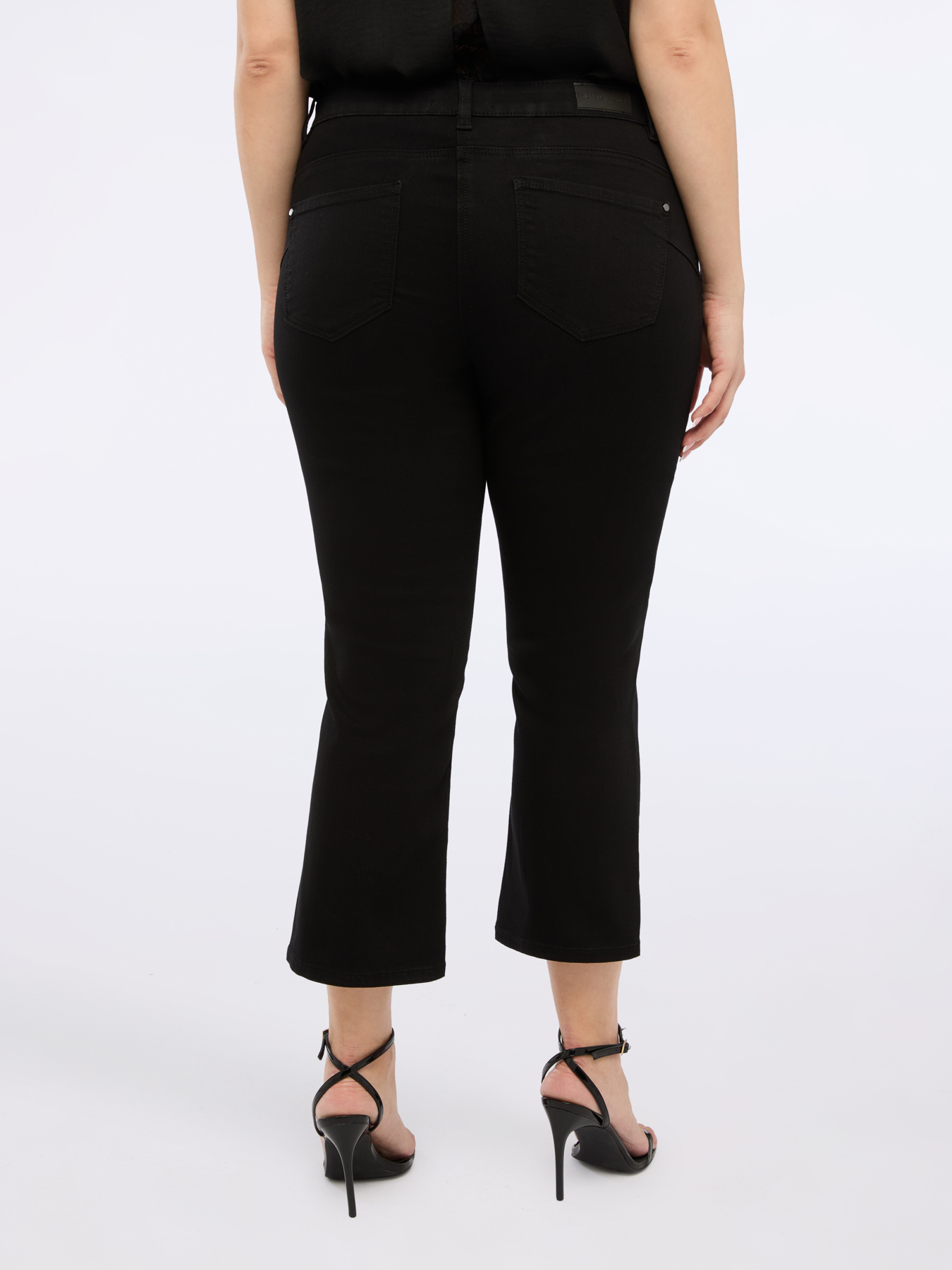 Jeans kick flare lavado oscuro image number 1