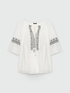 Blouse with ethnic embroidery image number 5