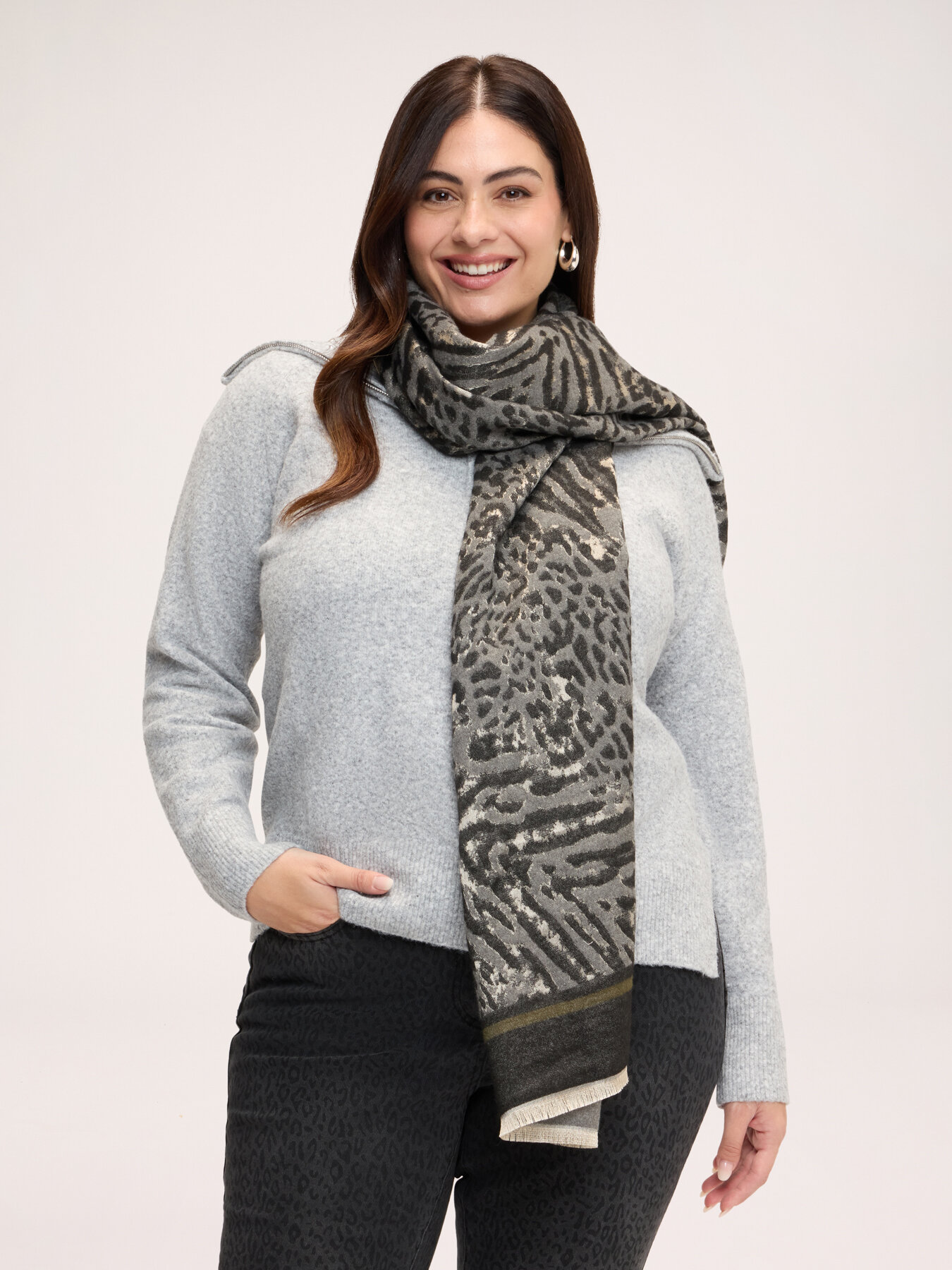&Eacute;charpe &agrave; franges avec motif jacquard image number 0