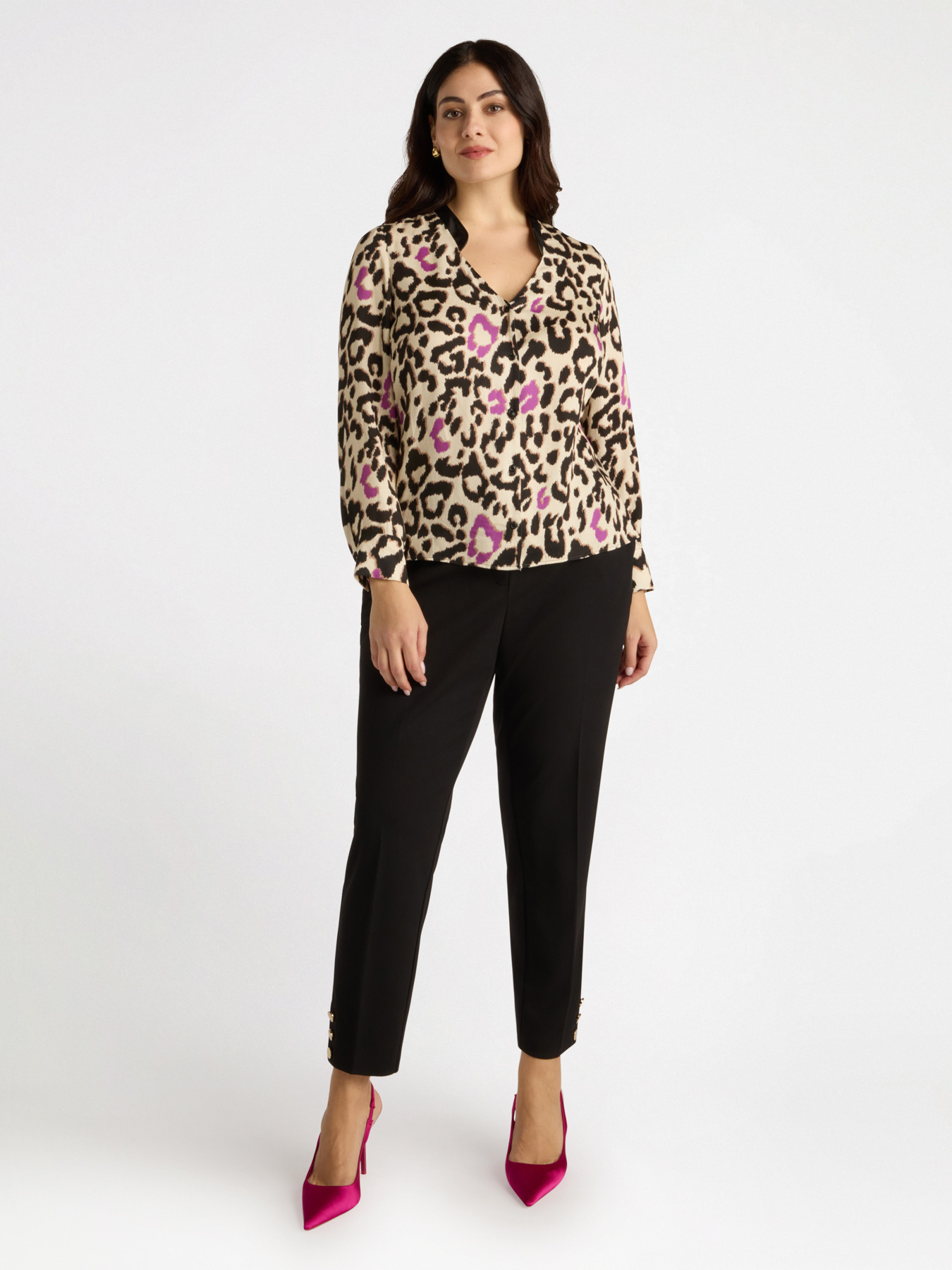 Hemdbluse mit Leopardenmuster und V-Ausschnitt image number 4