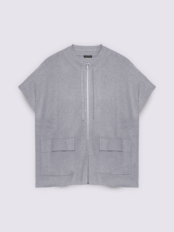 Vest with zip and maxi pockets