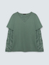 T-shirt with lace sleeves and neckline image number 4
