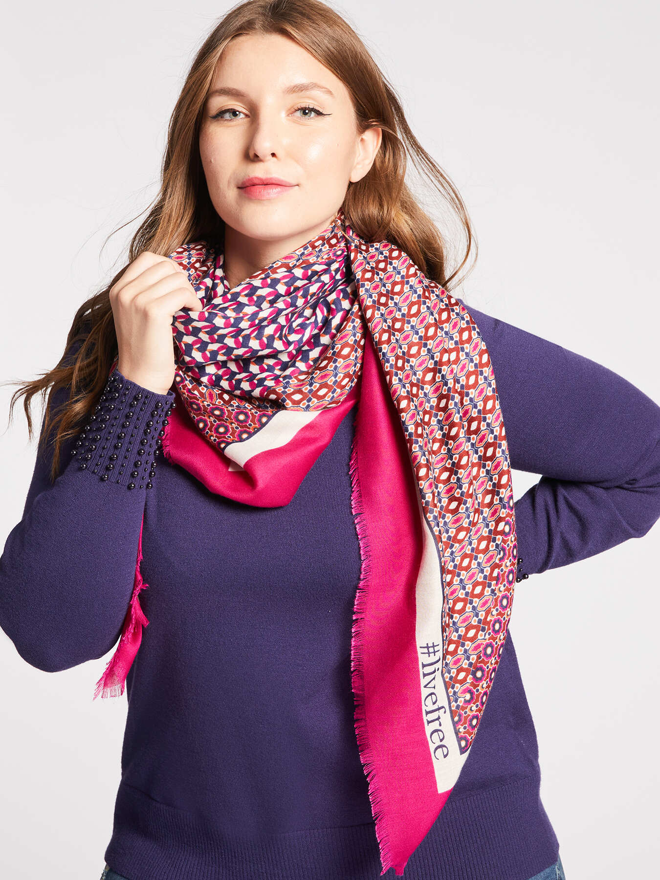 &Eacute;charpe imprim&eacute;e dans les tons cyclamen image number 0