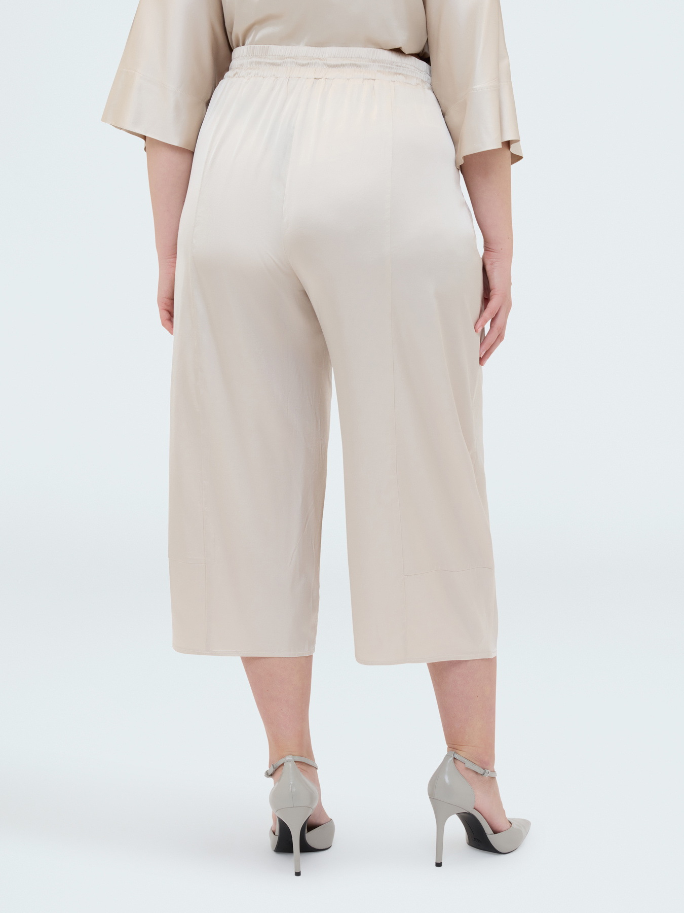 Balloon-Hose aus Stretch-Satin image number 1