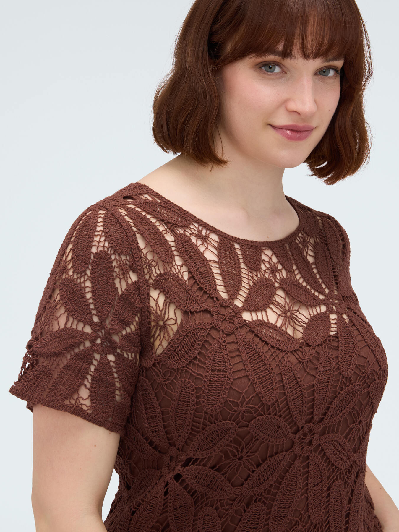 Short crochet dress image number 3