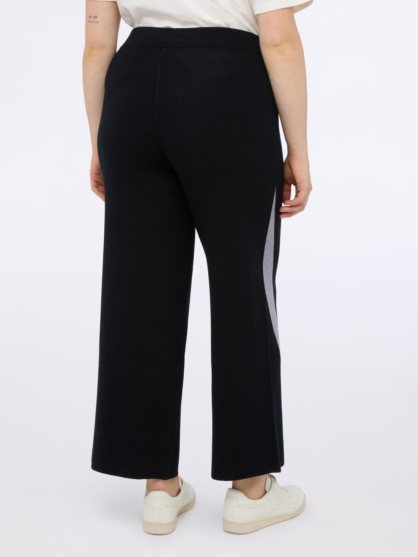 Flared knit pants in viscose blend image number 1