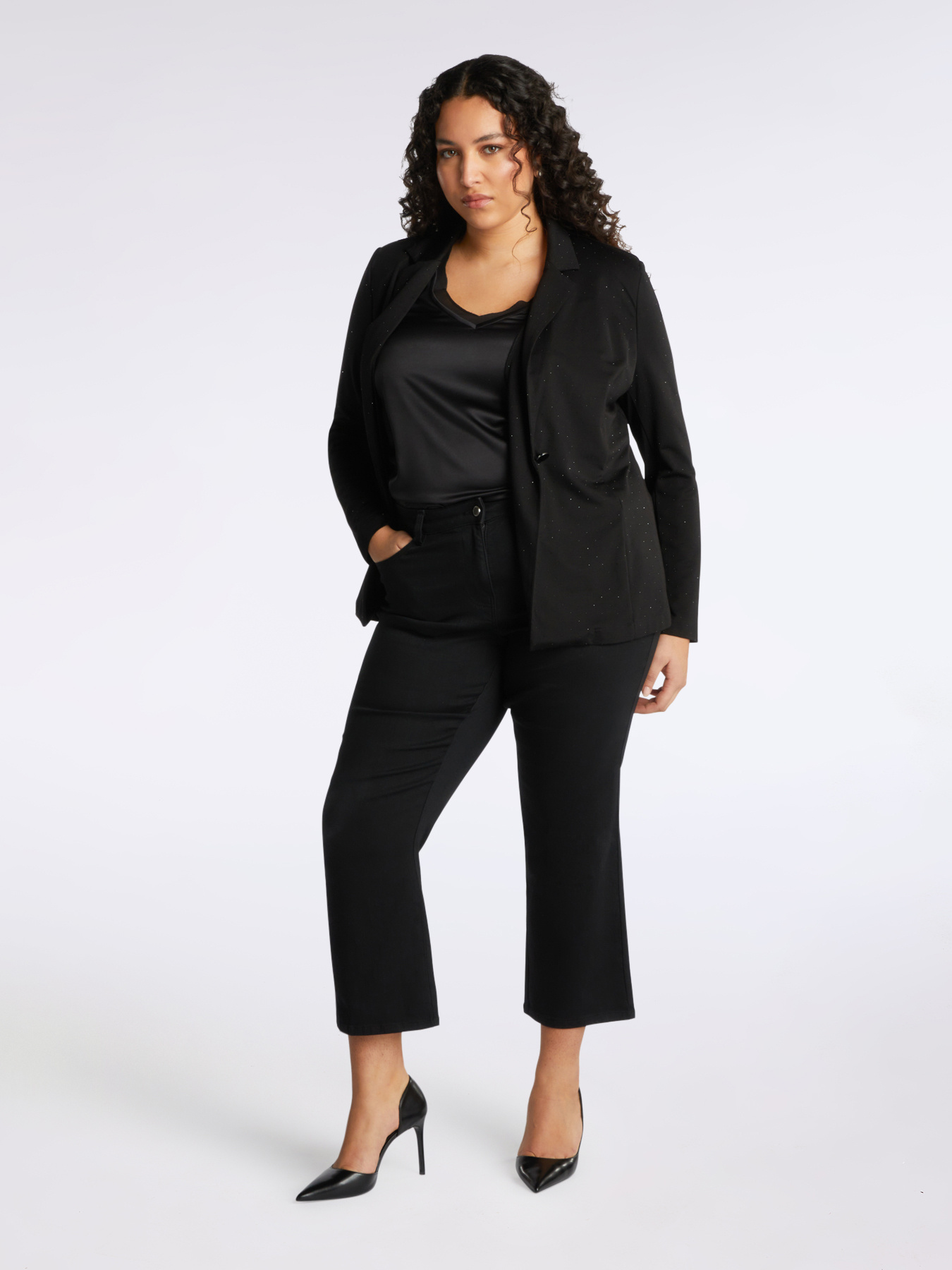 Two-fabric top with V-neck image number 3