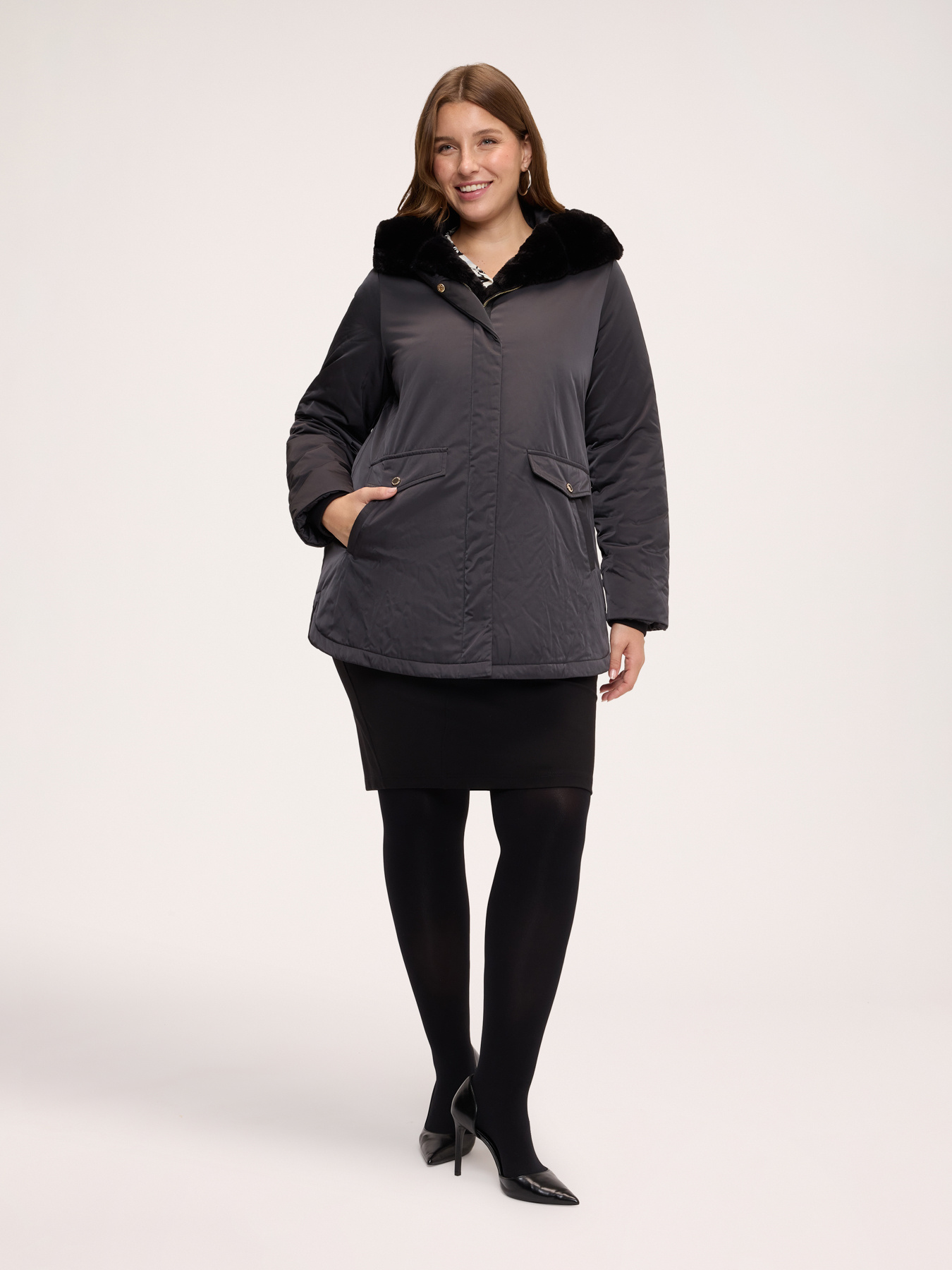 Smooth down jacket with hood and Sorona&reg; padding image number 3